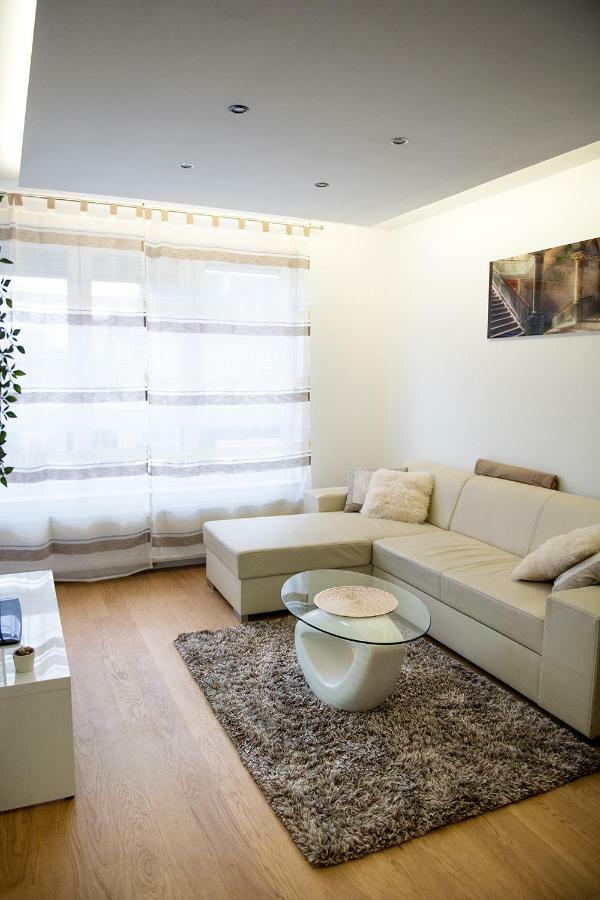 Sauna - Flexible Selfcheckins 6 - Zagreb - Garage - Electric Vehicle Ccharger - Loggia - New - Luxury - Apartments Repinc 6 Екстериор снимка