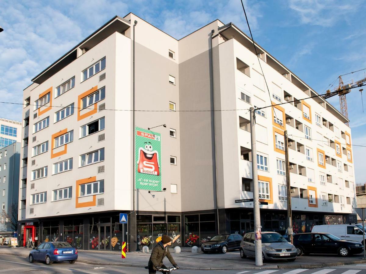 Sauna - Flexible Selfcheckins 6 - Zagreb - Garage - Electric Vehicle Ccharger - Loggia - New - Luxury - Apartments Repinc 6 Екстериор снимка